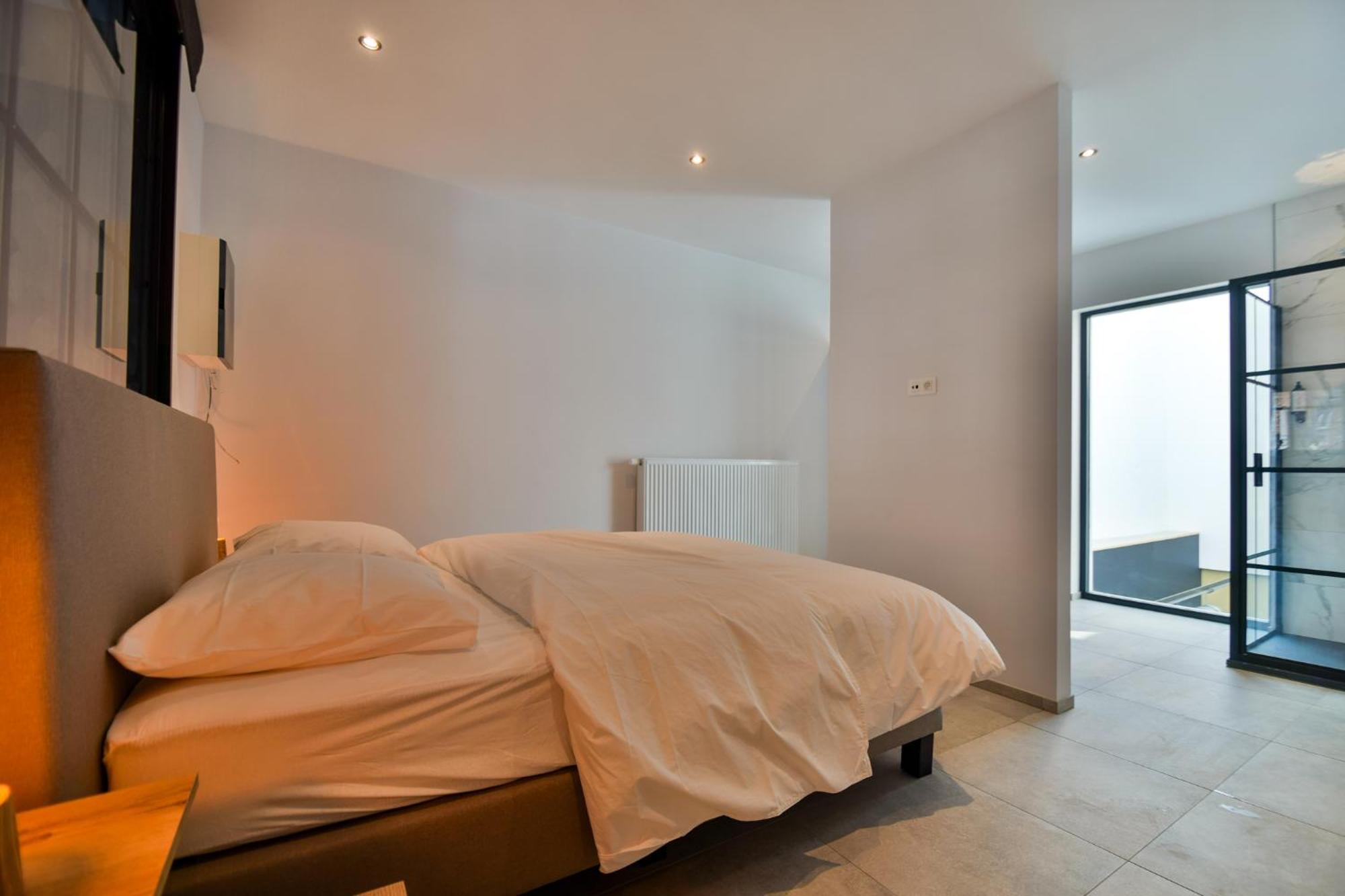 Les Gites De Huy - 3 Gites Dans Le Centre De Huy Exterior photo