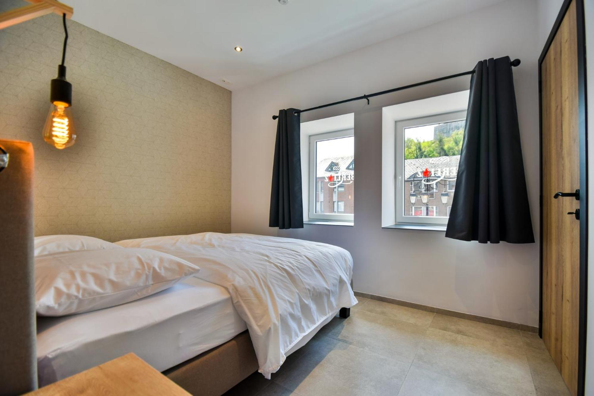 Les Gites De Huy - 3 Gites Dans Le Centre De Huy Exterior photo